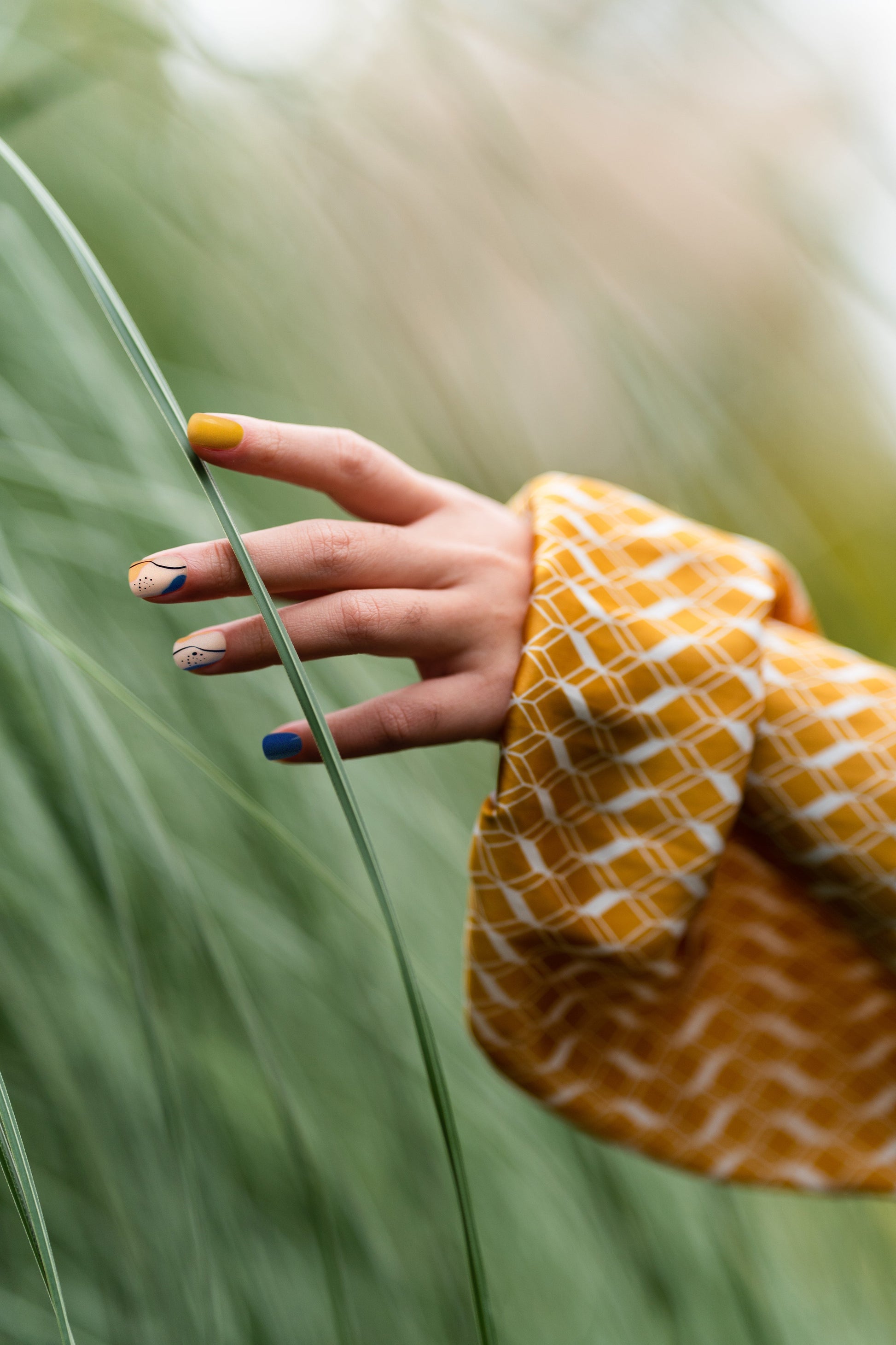 Bonmuz Tangerine Garden | Soft & Durable Press - On Nails - GloMode