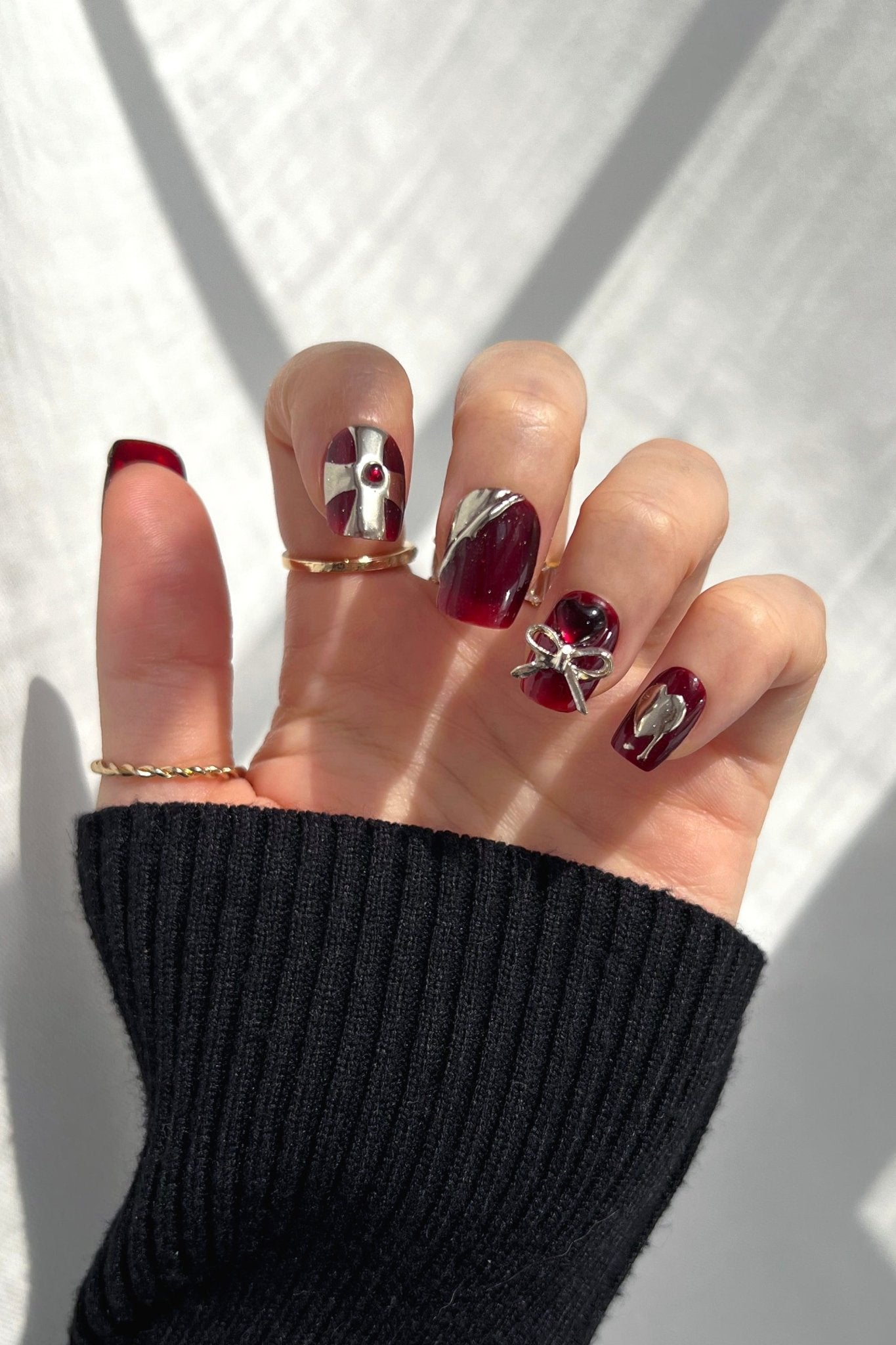 Bonmuz Maroon Castle | Pro Handmade Gel Nails - GloMode