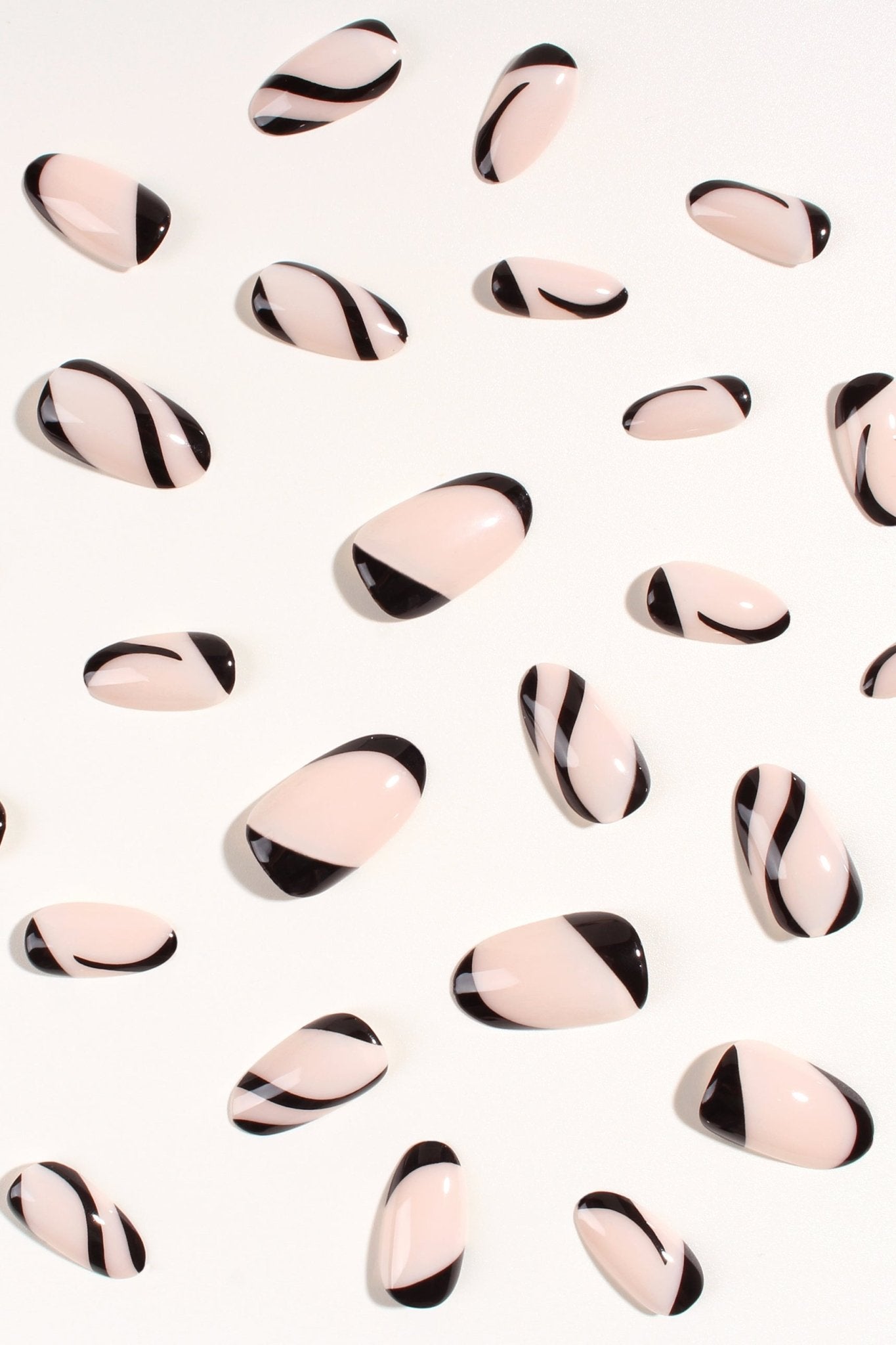 Bonmuz Satin Black | Soft & Durable Press - On Nails - GloMode