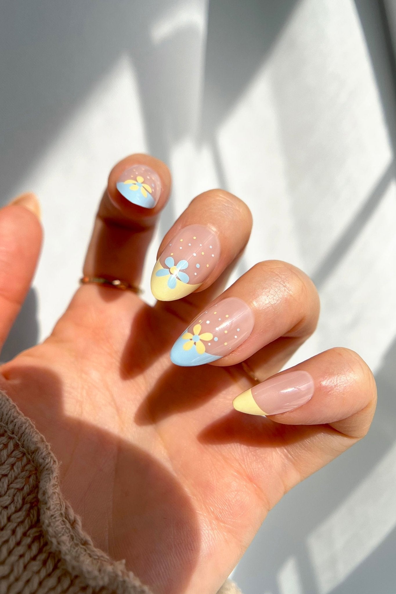 Bonmuz Sunny Halo | Soft & Durable Press - On Nails - GloMode
