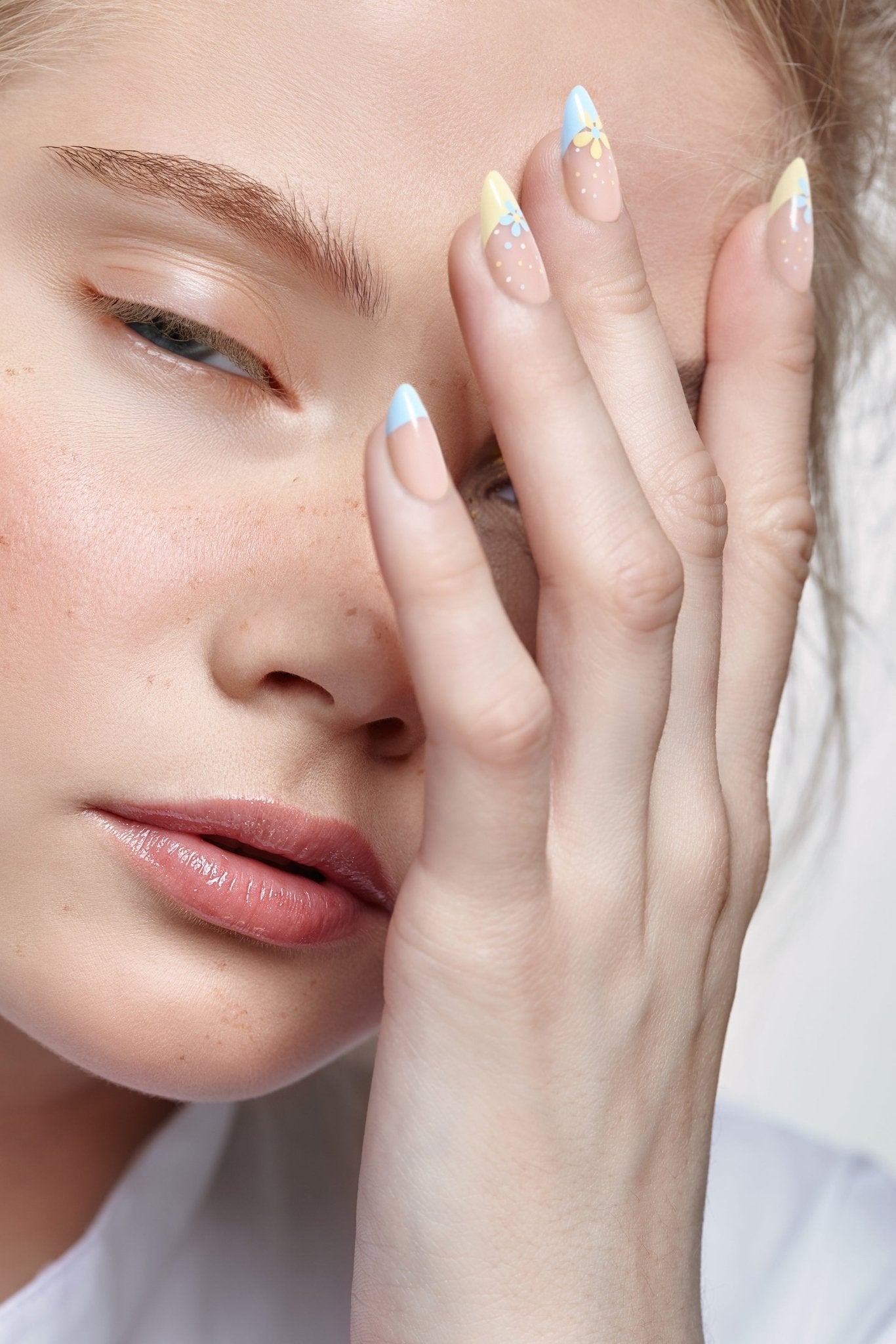 Bonmuz Sunny Halo | Soft & Durable Press - On Nails - GloMode